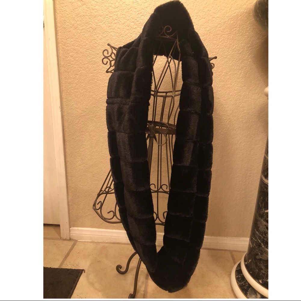 Faux fur Infinity scarf